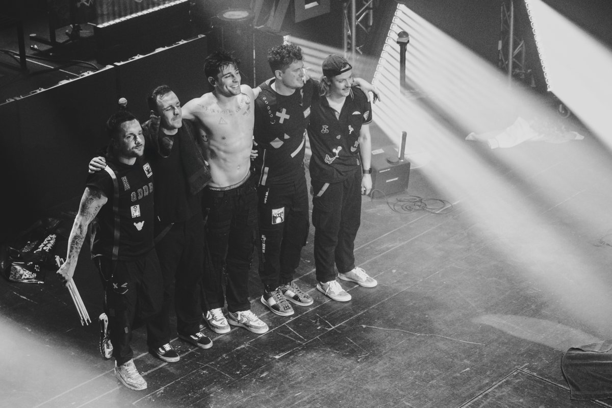 Alexander Eder und Band verbeugen sich im Orpheum